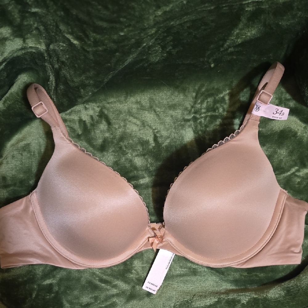 Victoria's Secret Smooth Light Nude Pushup Bra